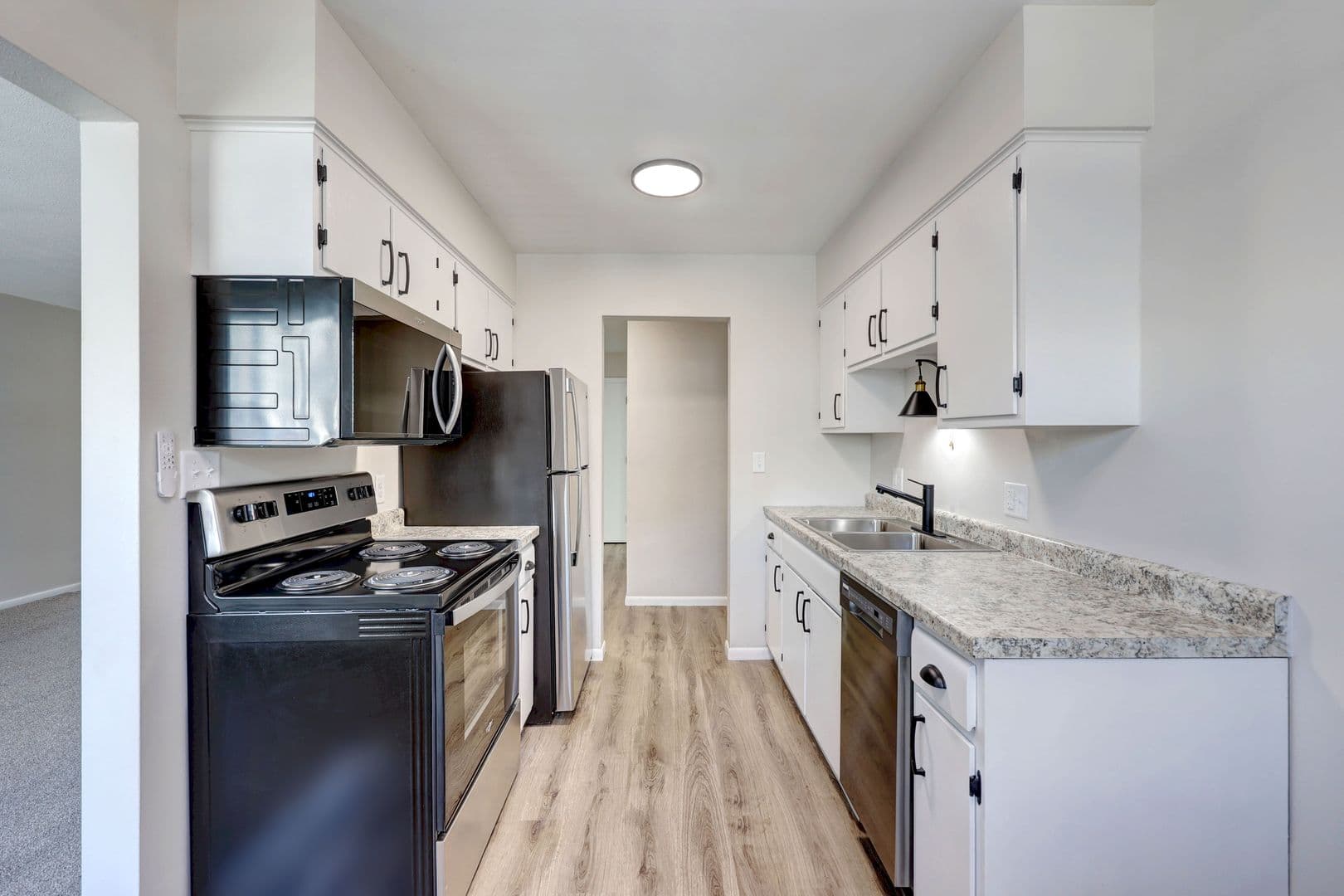 North St. Paul Apartment: 2510 E. 7th Ave.