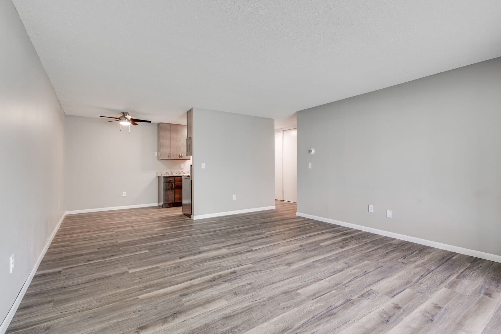Coon Rapids Apartment: 9985 Butternut Street NW