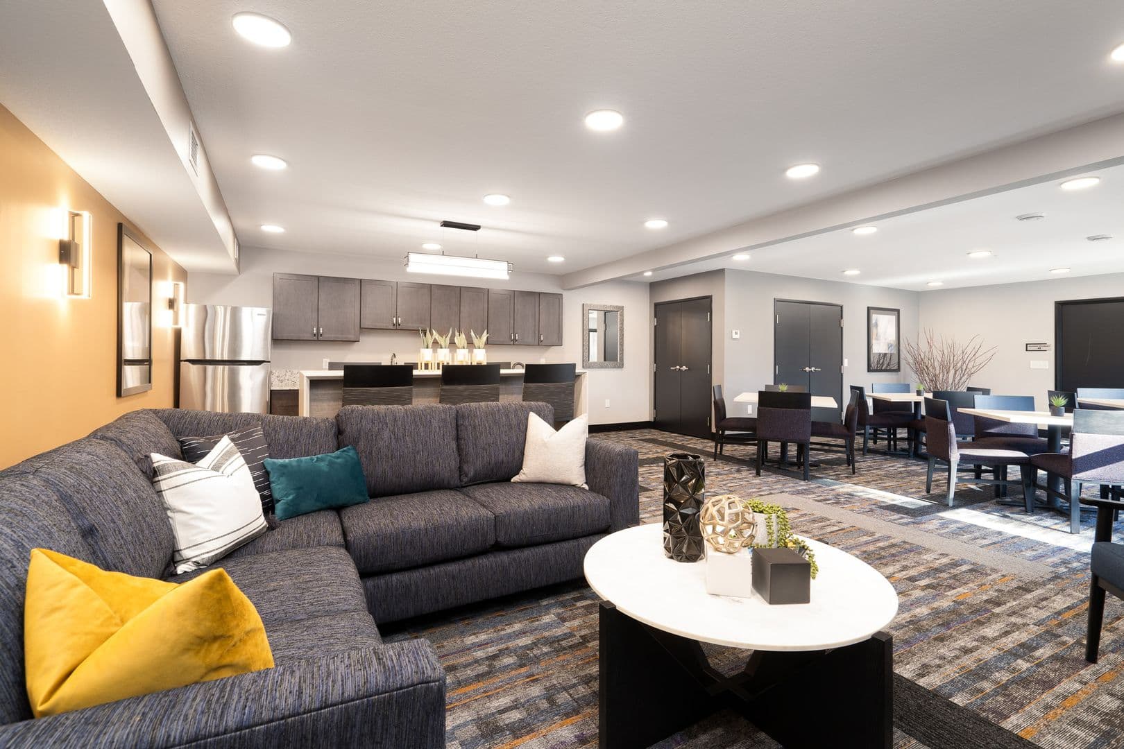 Coon Rapids Apartment: 9985 Butternut Street NW