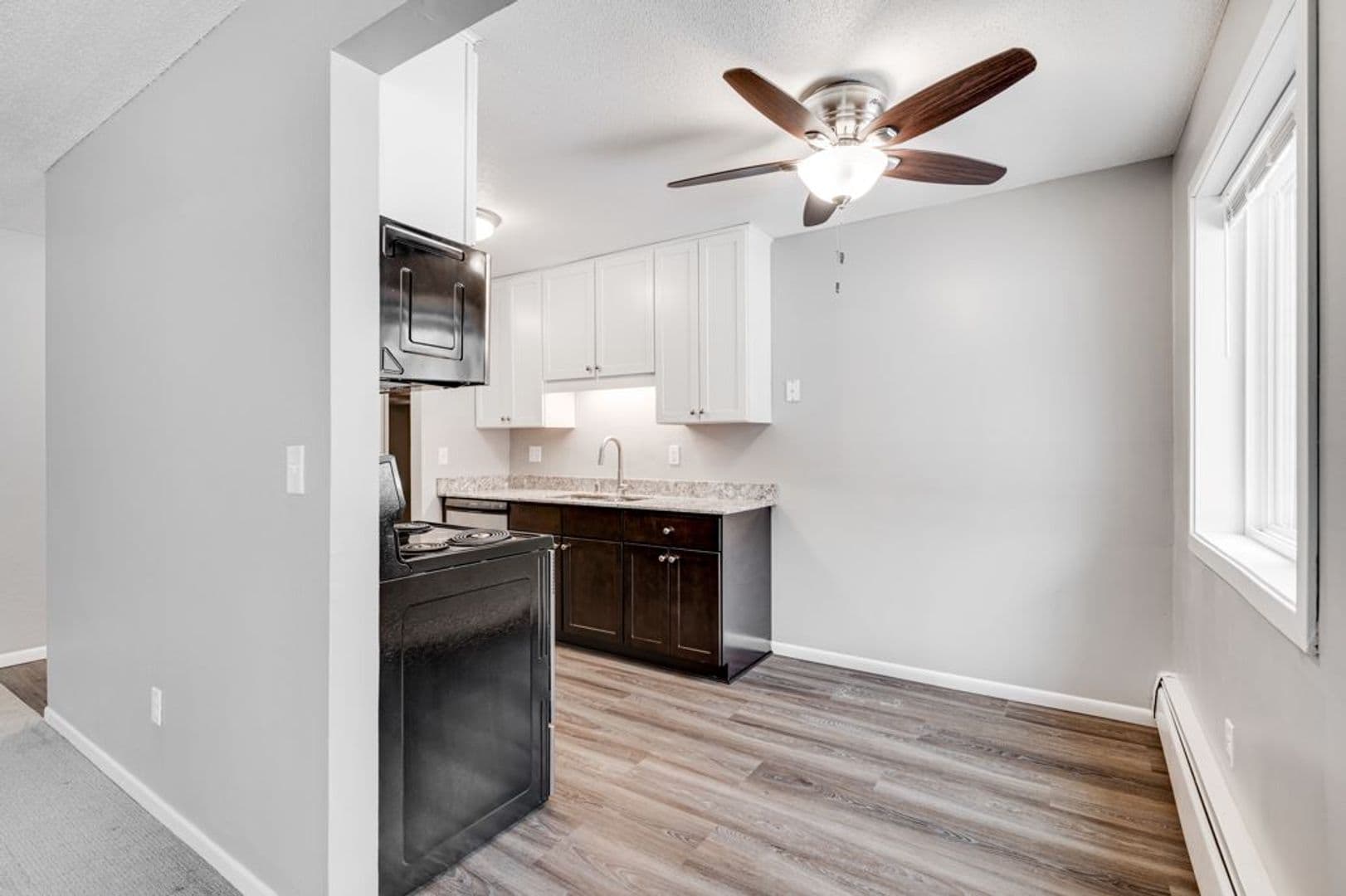 Little Canada Apartment: 180 - 210 County Road B2 E