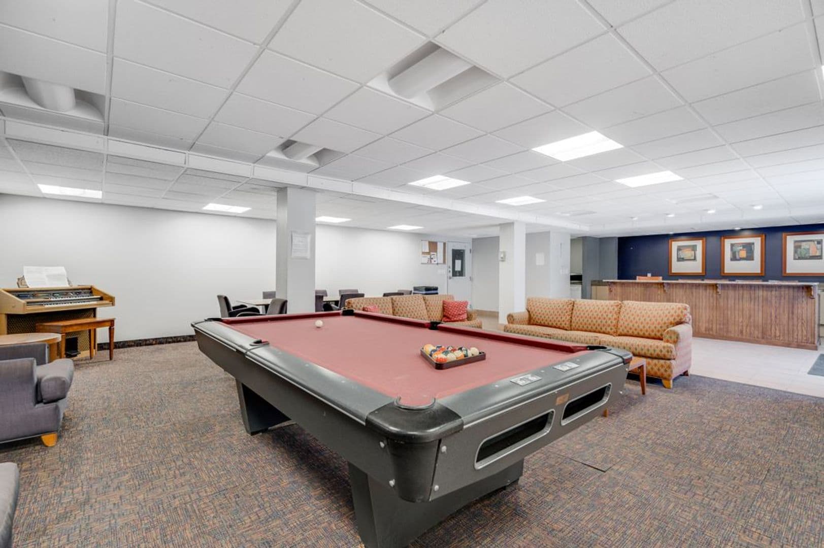 St. Paul Apartment: 99 W. California Ave. #103