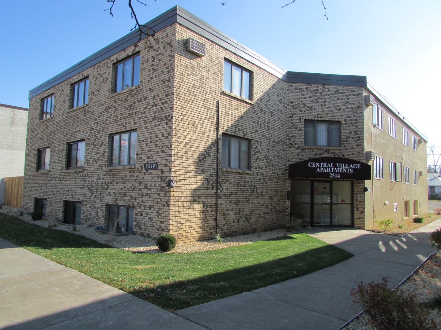 North St. Paul Apartment: 2510 E. 7th Ave.