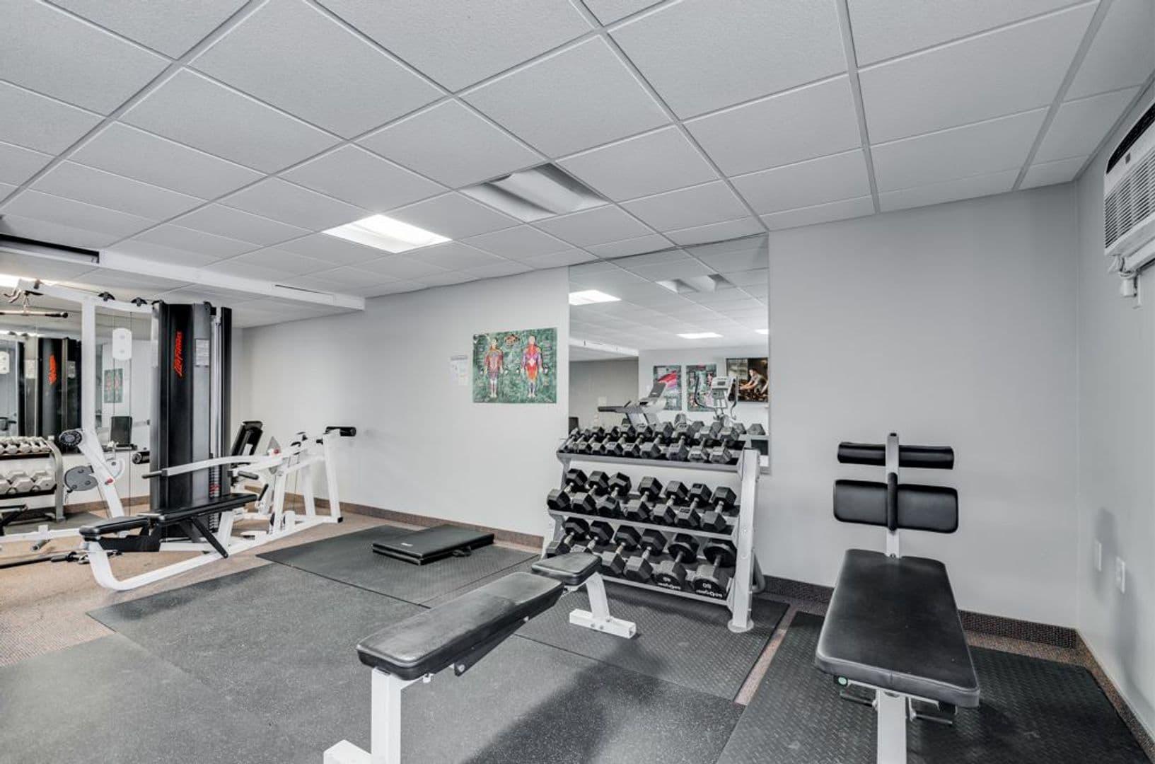 St. Paul Apartment: 99 W. California Ave. #103