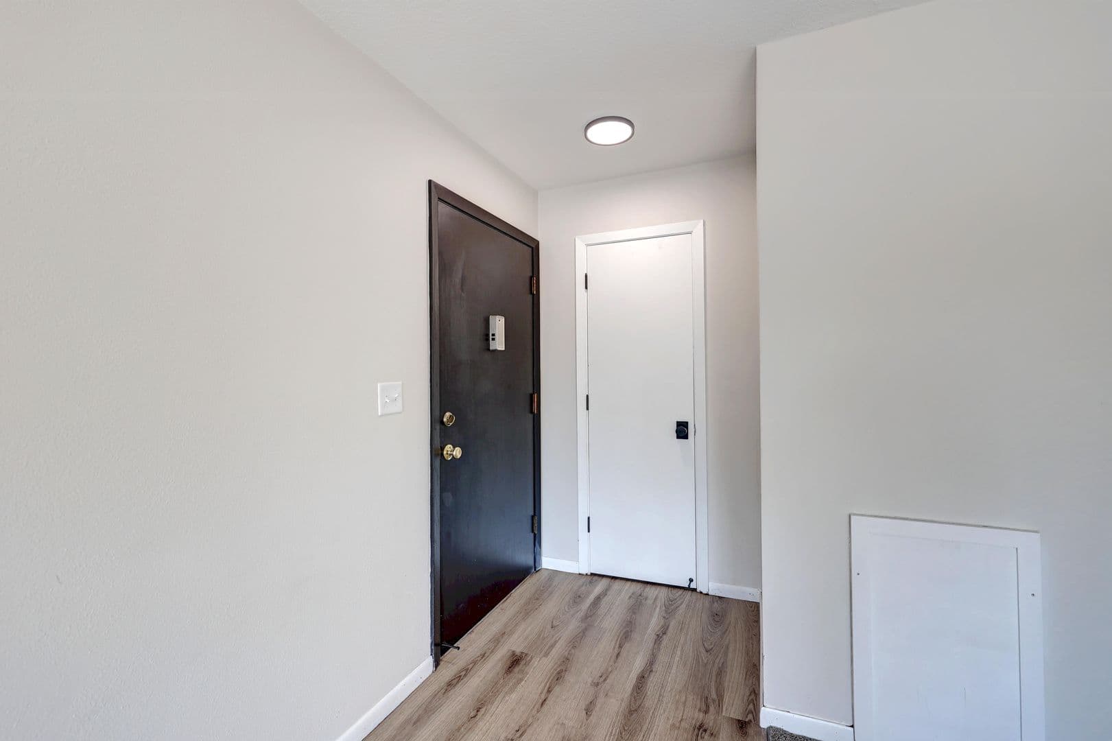 North St. Paul Apartment: 2510 E. 7th Ave.