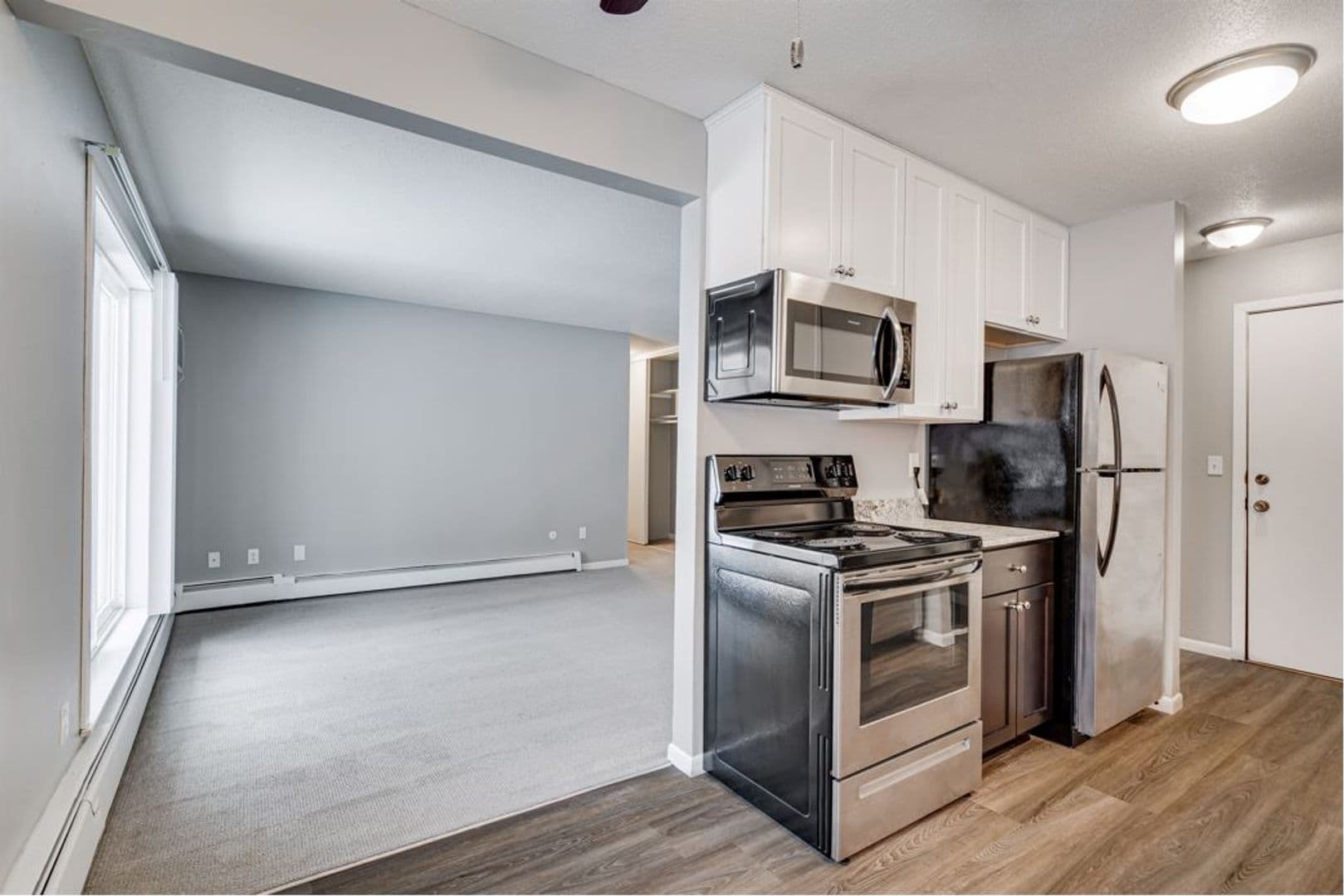 Little Canada Apartment: 180 - 210 County Road B2 E
