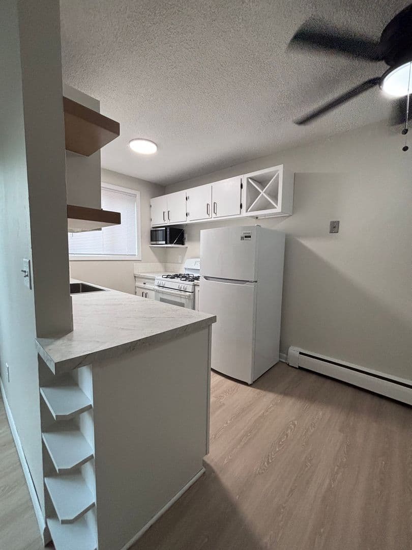 Fridley Apartment: 995 Lynde Drive & 5701 Central Avenue