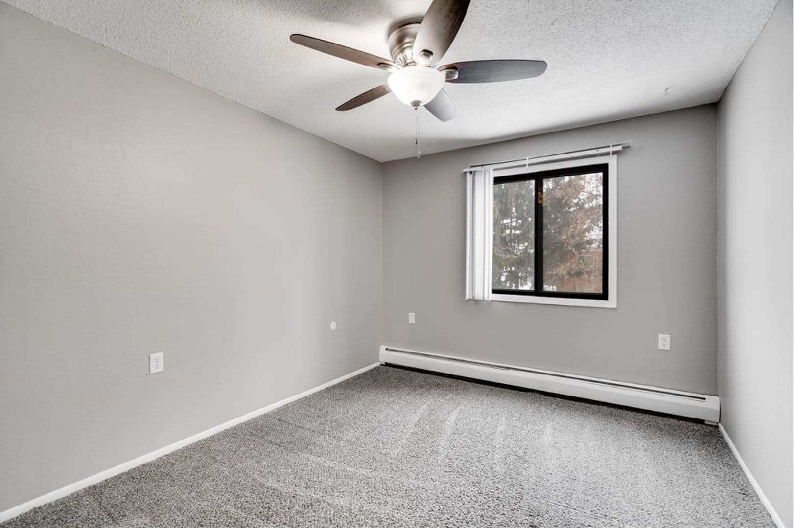 St. Paul Apartment: 99 W. California Ave. #103