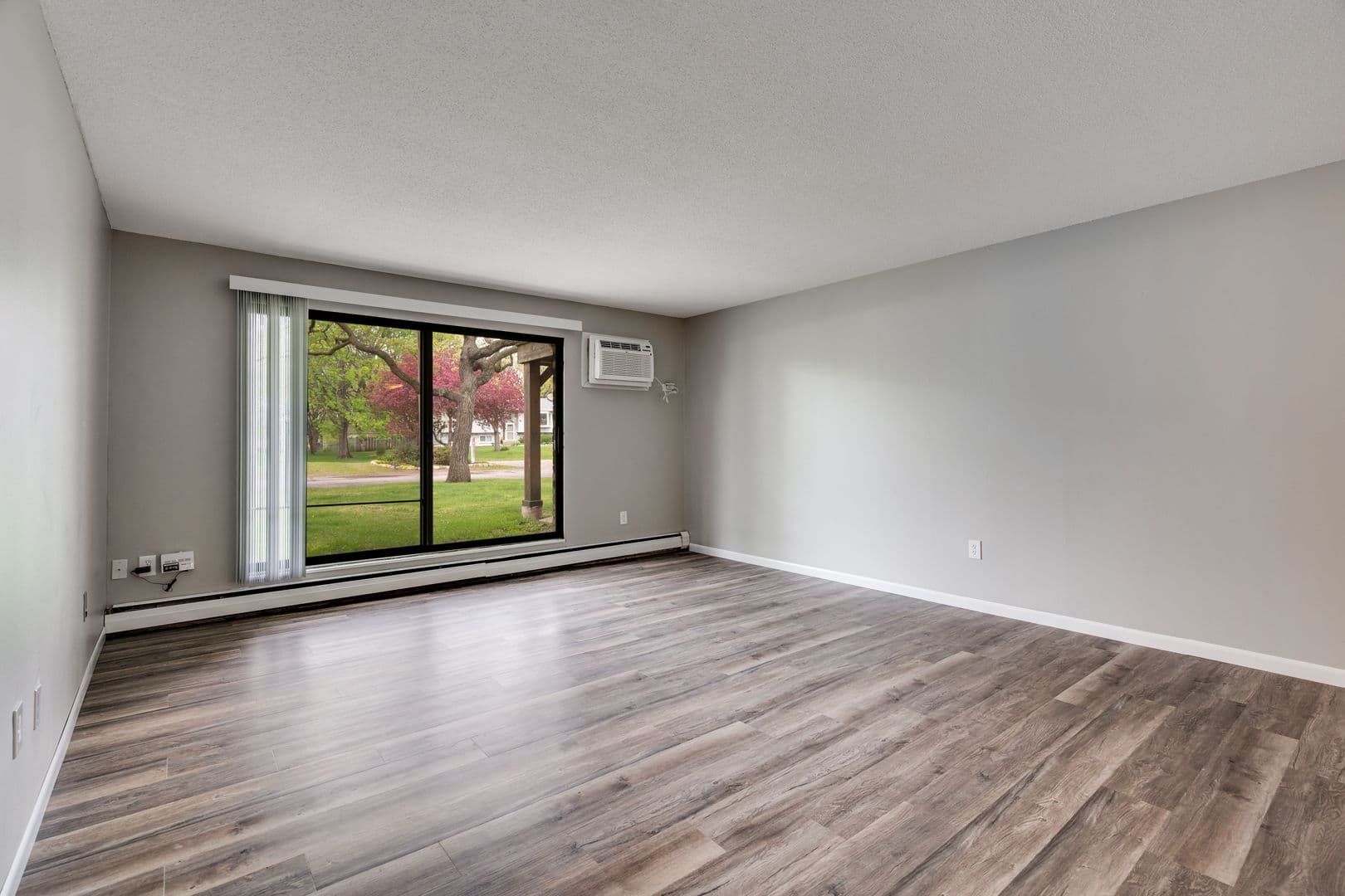 Coon Rapids Apartment: 9985 Butternut Street NW