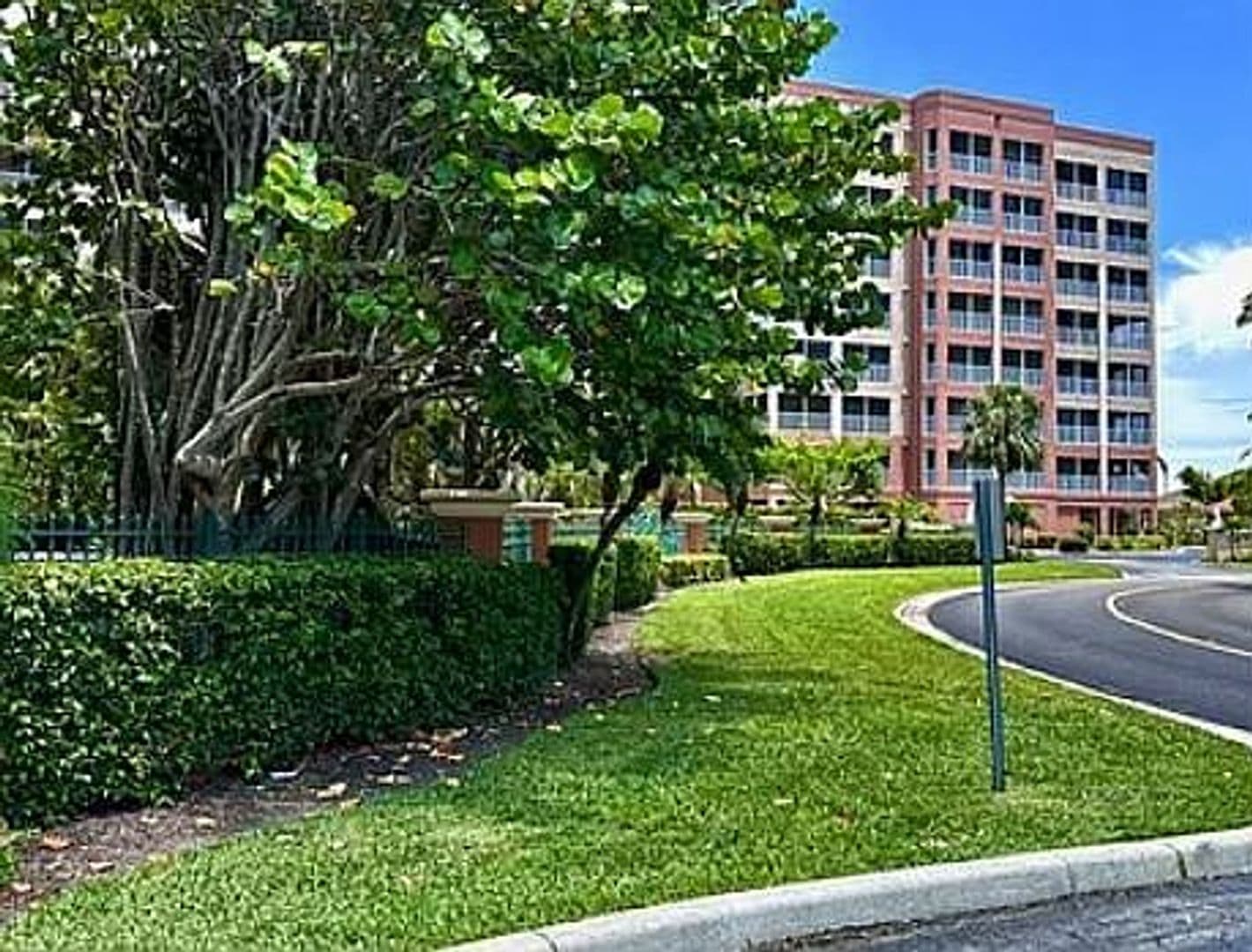 Fort Myers Condo: 14815 Laguna Dr #103