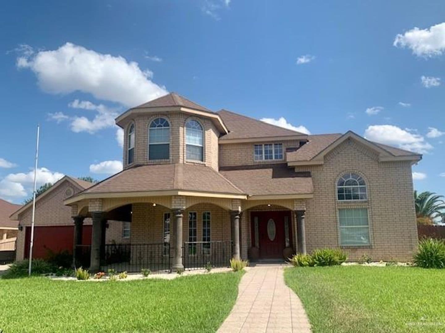 Alamo House: APEX-715 Pauli Ave