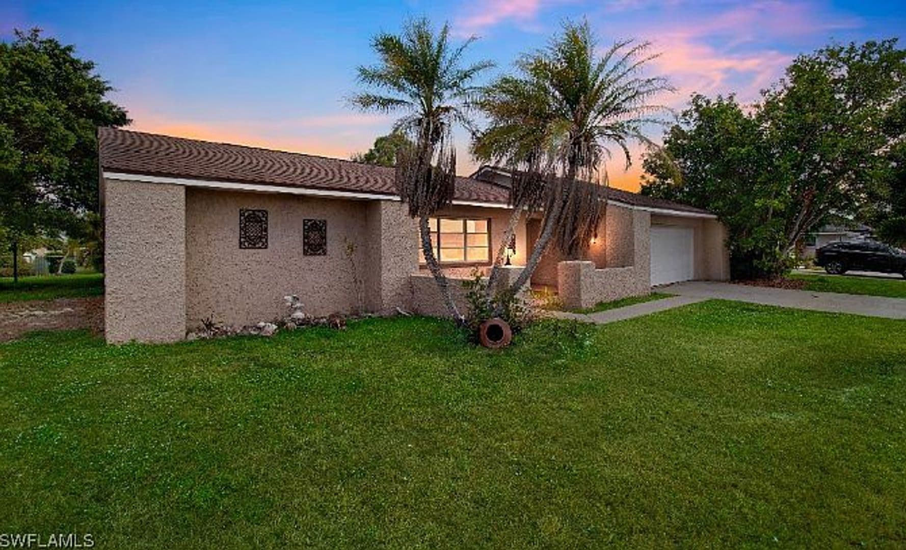 Cape Coral House: 1913 Viscaya Pkwy