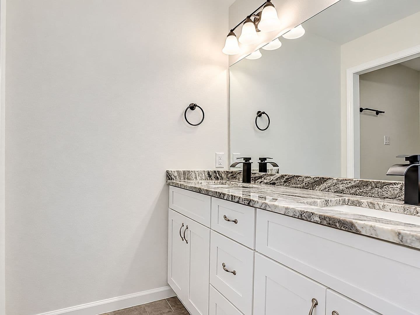 Canyon Lake House: 1583 Bonnyview Drive