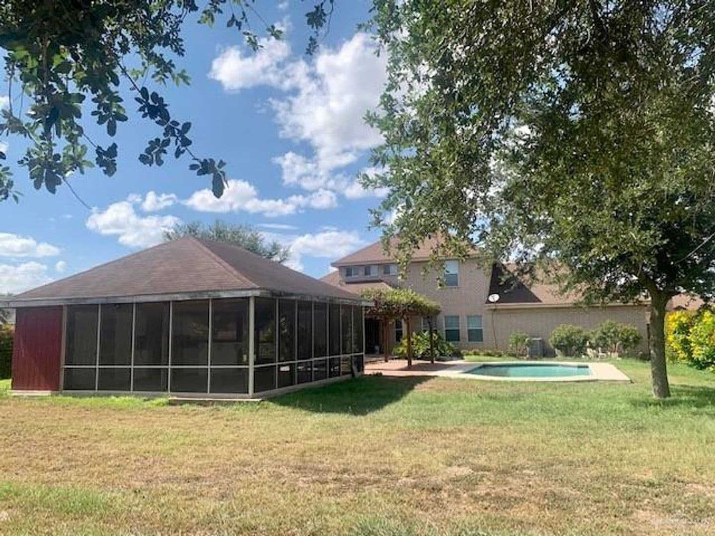 Alamo House: APEX-715 Pauli Ave