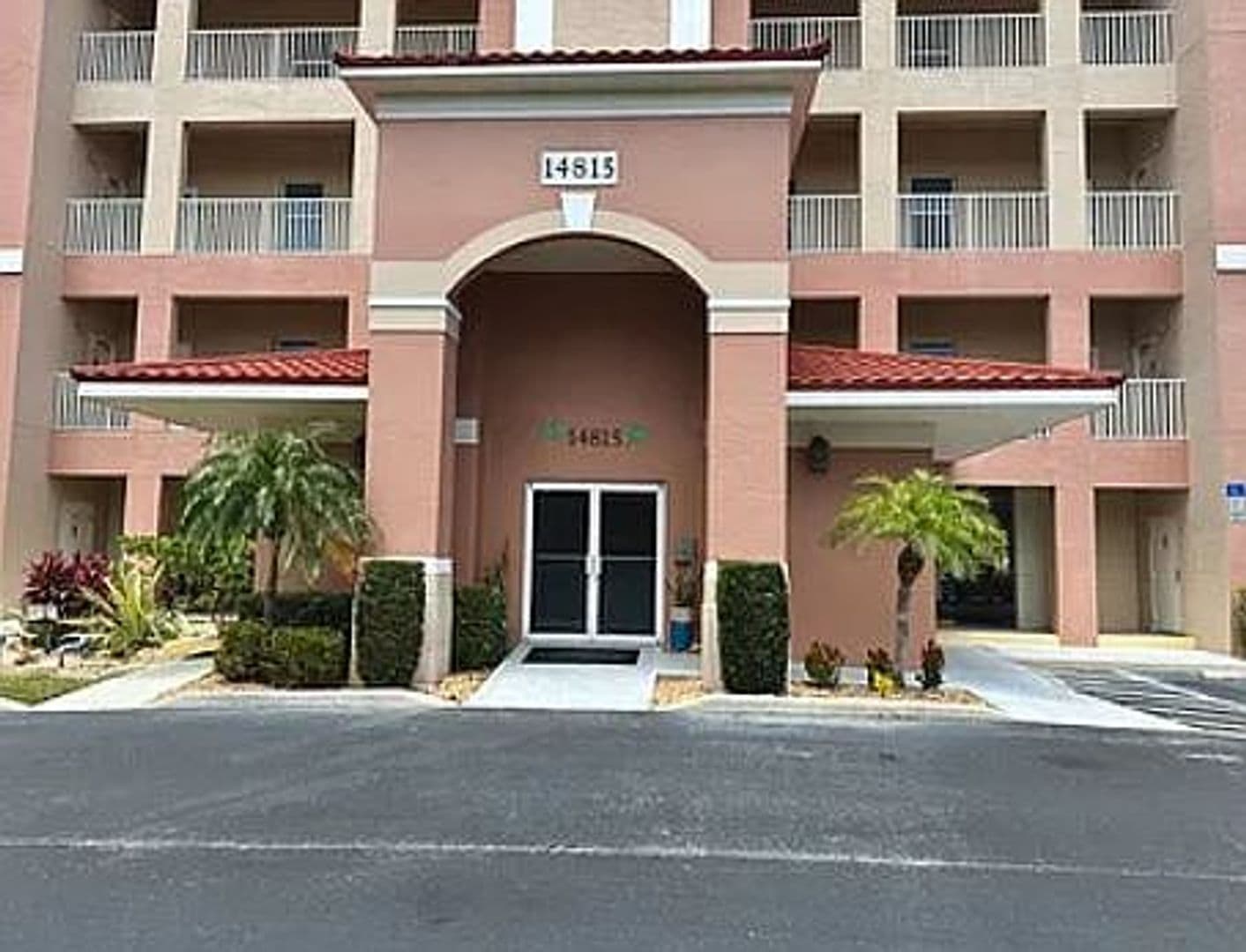 Fort Myers Condo: 14815 Laguna Dr #103