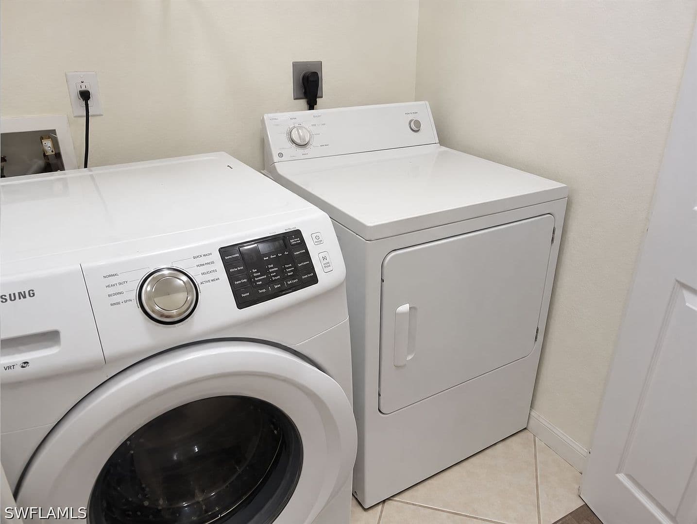 Fort Myers Condo: 8310 Village Edge Cir #3 Fort Myers, FL 33919