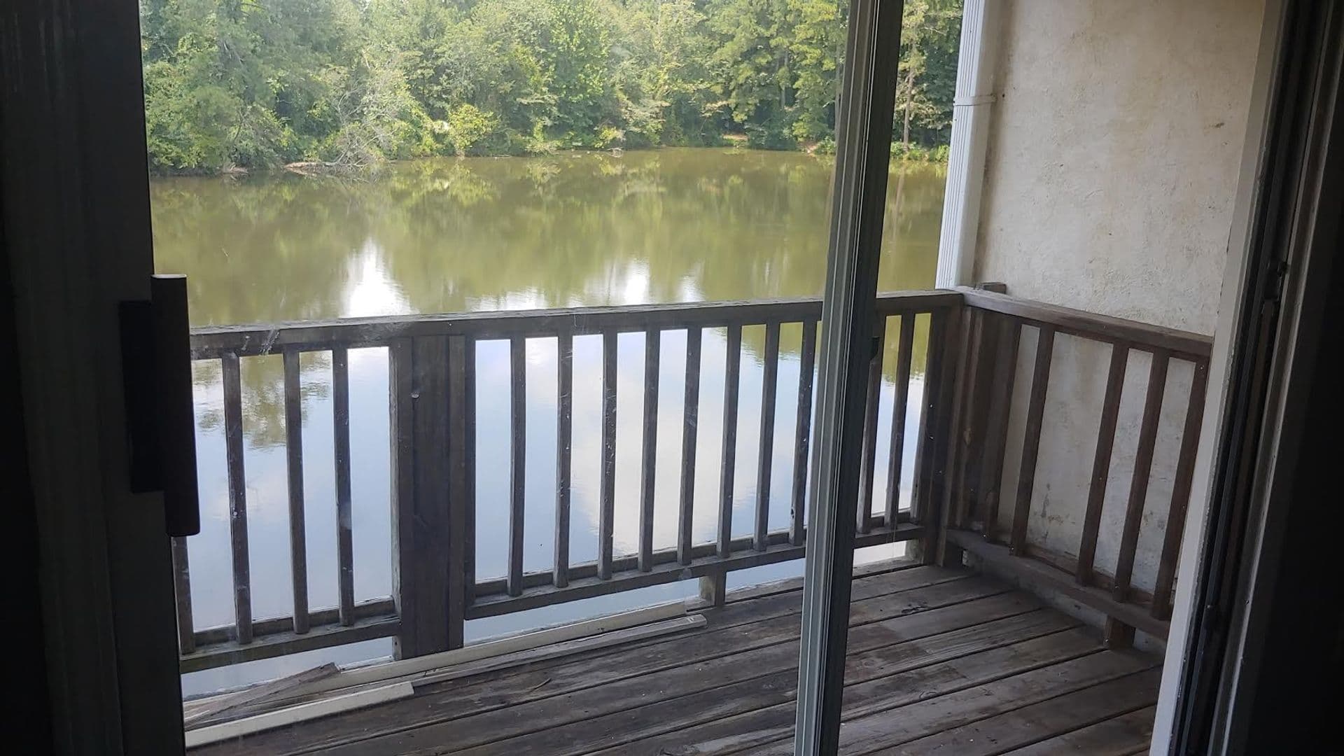 Forest Park Apartment: 417 Barton Drive