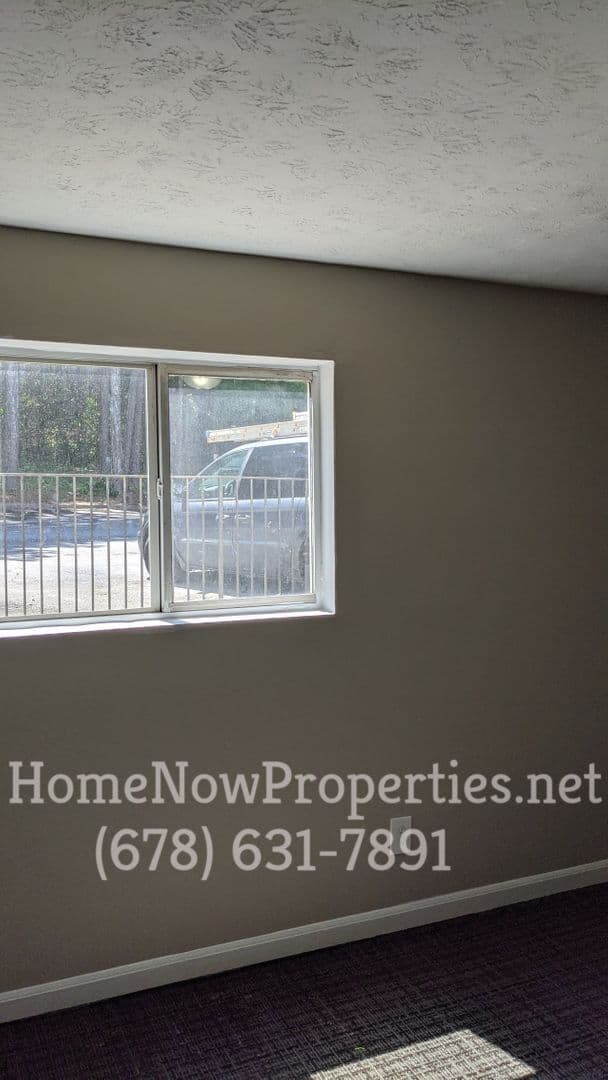 Forest Park Apartment: 417 Barton Drive