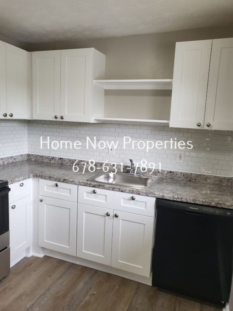 Forest Park Apartment: 417 Barton Drive