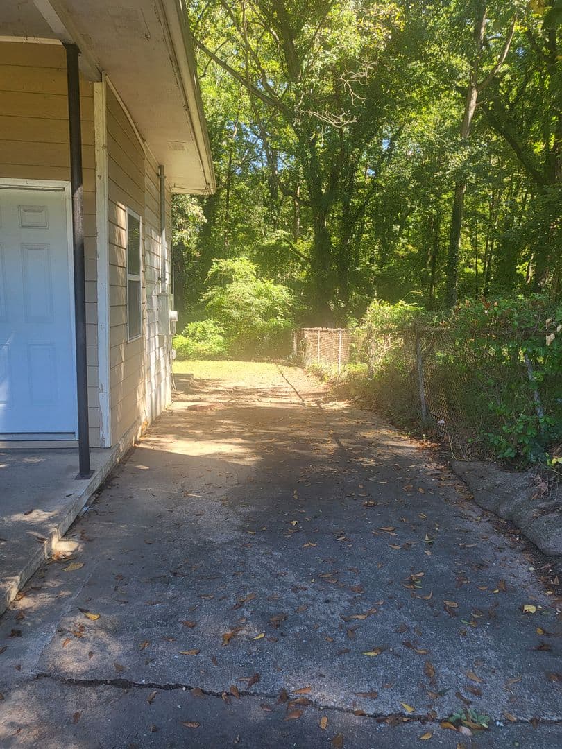 Atlanta House: 3853 Stone Road SW