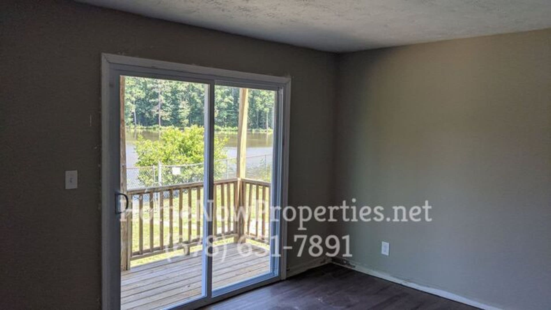 Forest Park Apartment: 417 Barton Drive