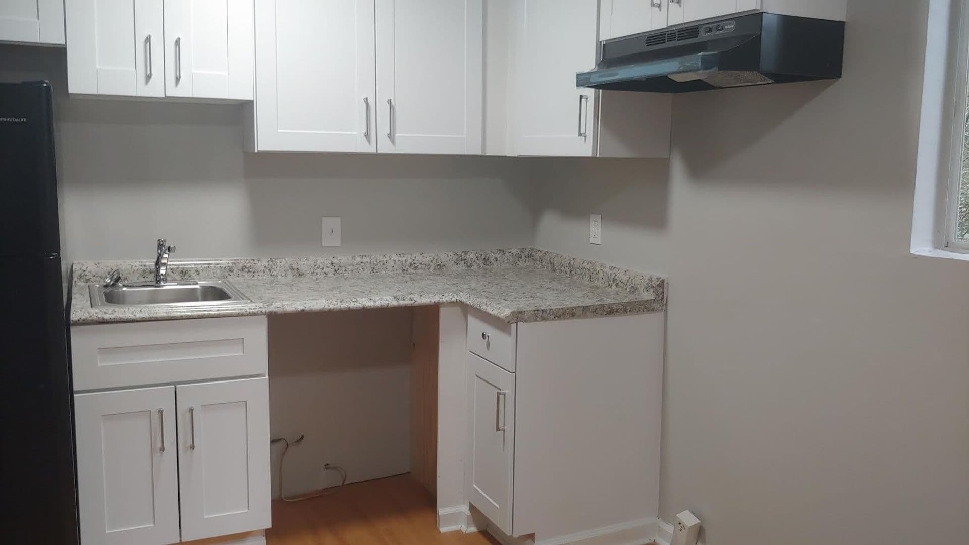 Forest Park Apartment: 417 Barton Drive