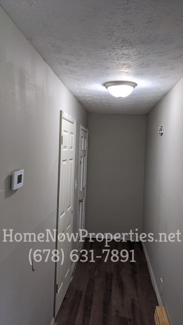Forest Park Apartment: 417 Barton Drive