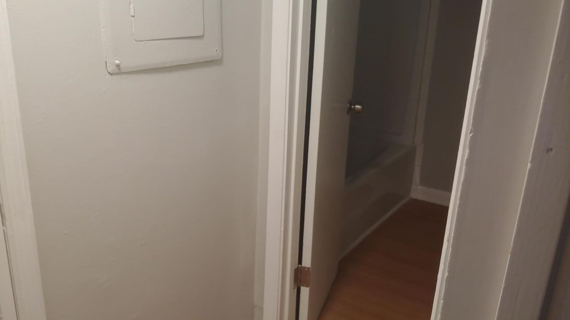 Forest Park Apartment: 417 Barton Drive