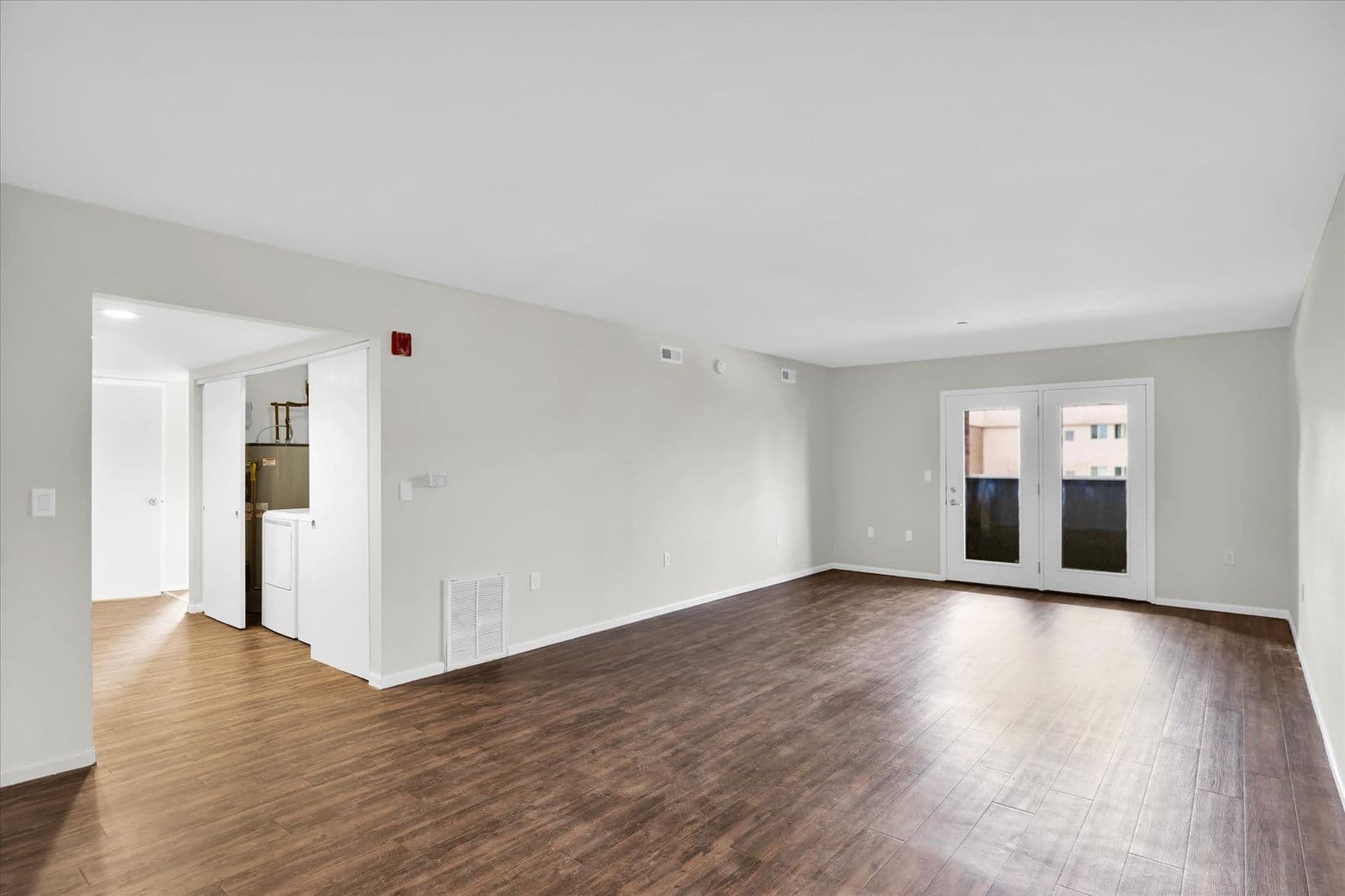 Urbana Apartment: 1806 S Cottage Grove Ave