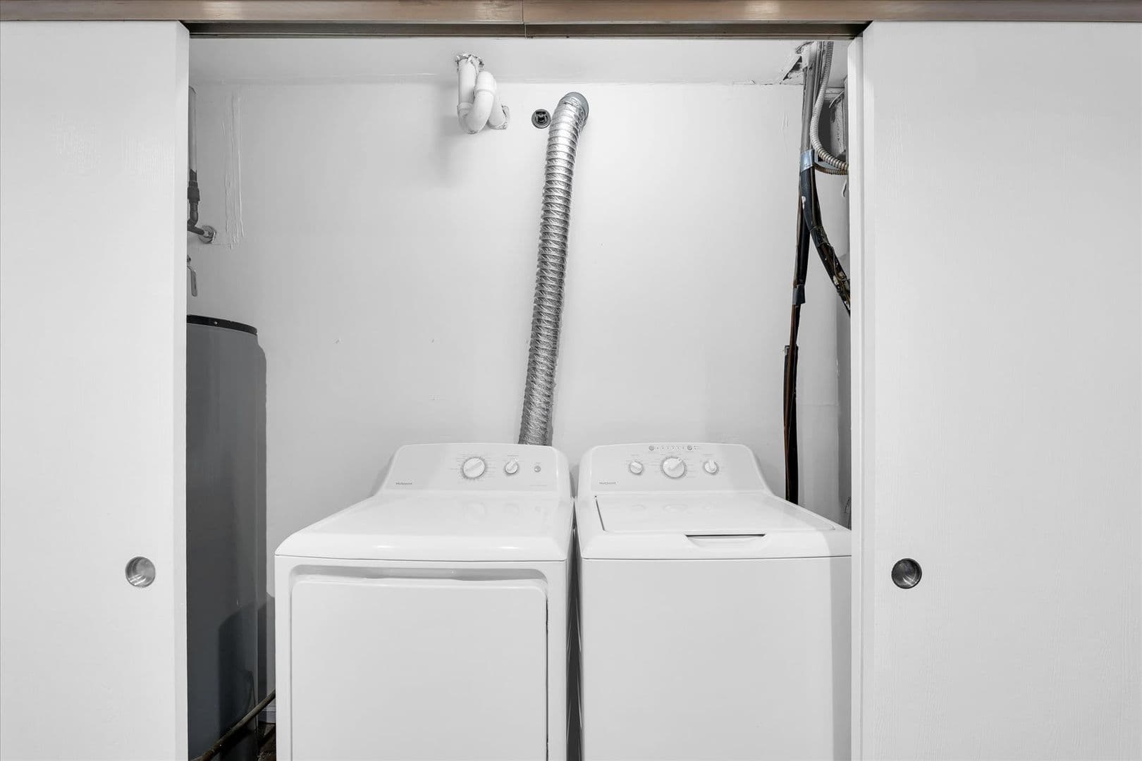 Urbana Apartment: 1102 E Colorado Ave