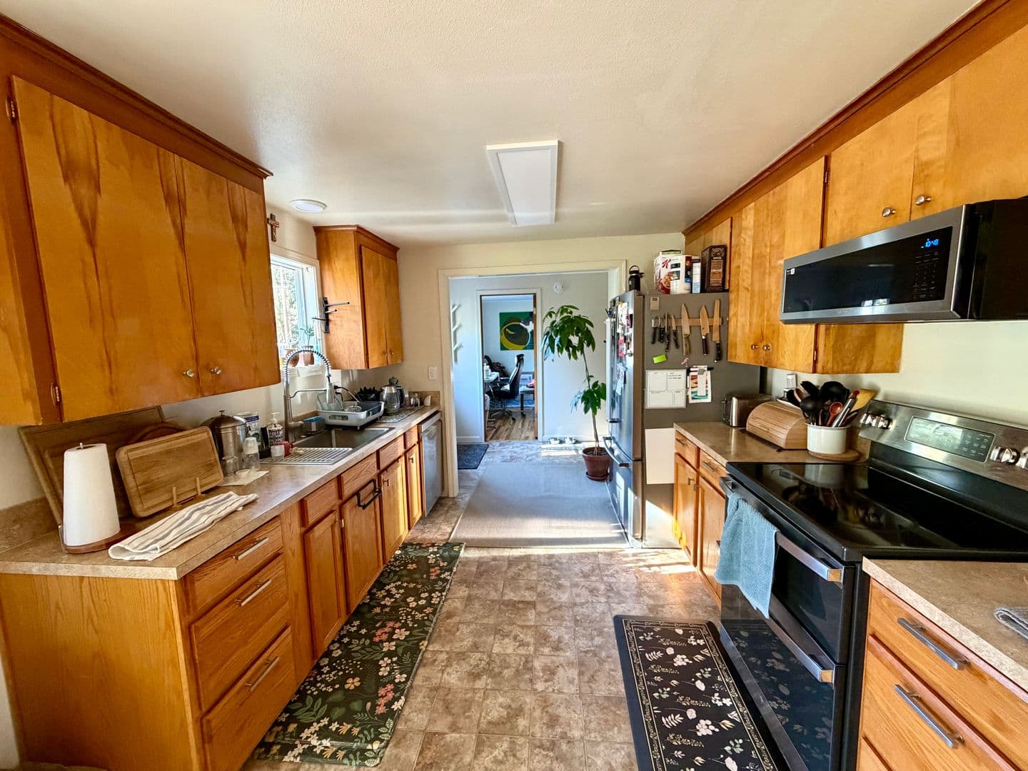 Corvallis House: 1895 NW Arthur Cir