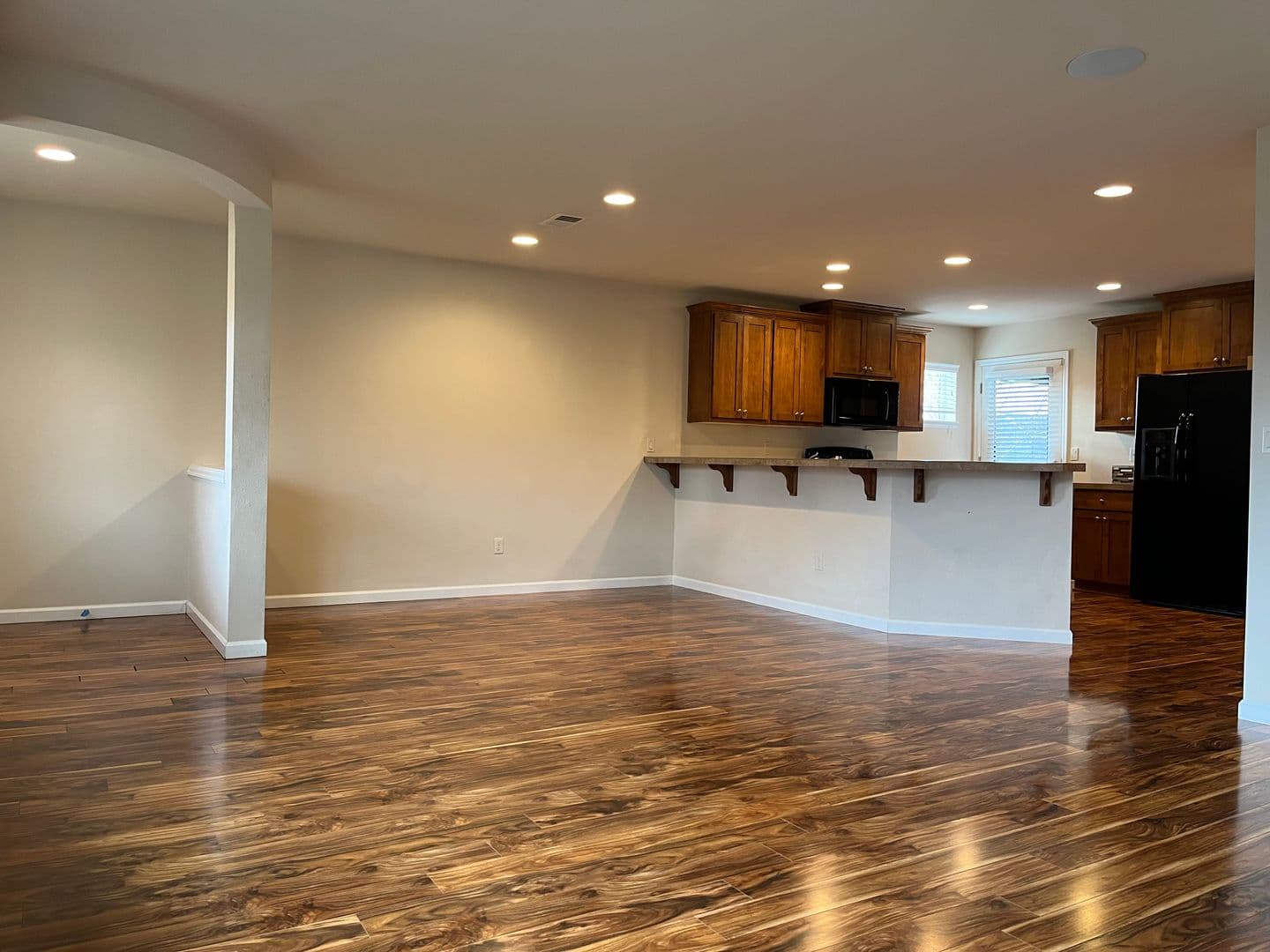 Albany House: 2400 NW Sunny Lane