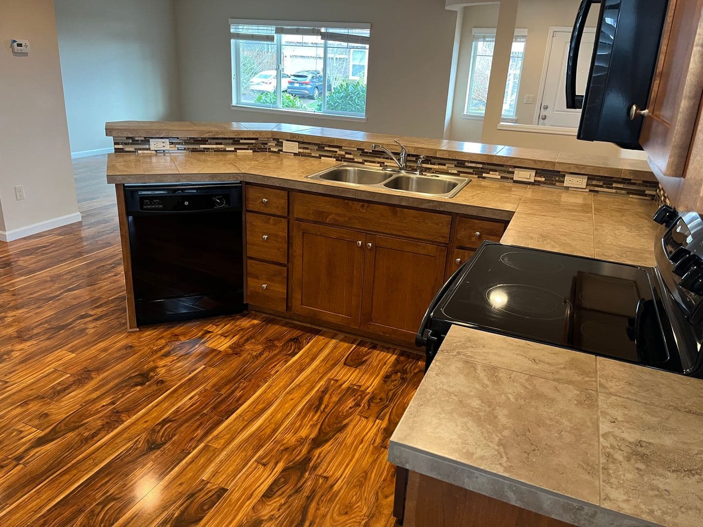 Albany House: 2400 NW Sunny Lane