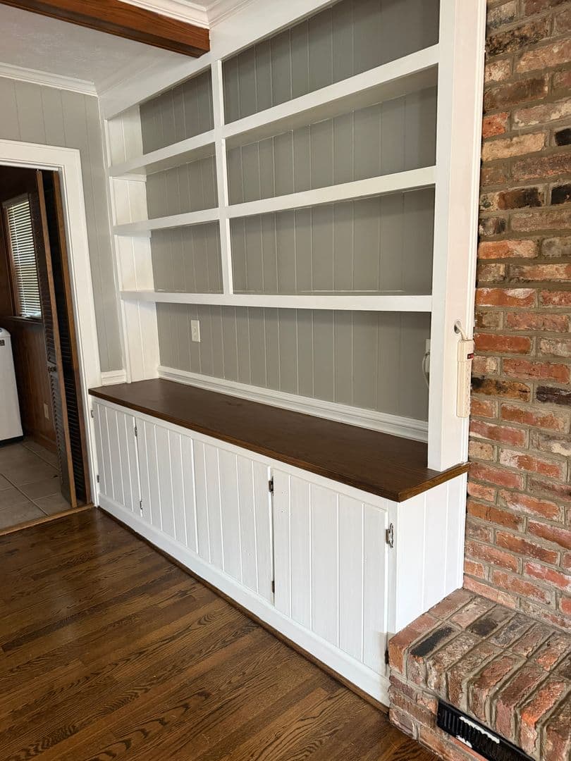 Fayetteville House: 2515 Fort Bragg Road