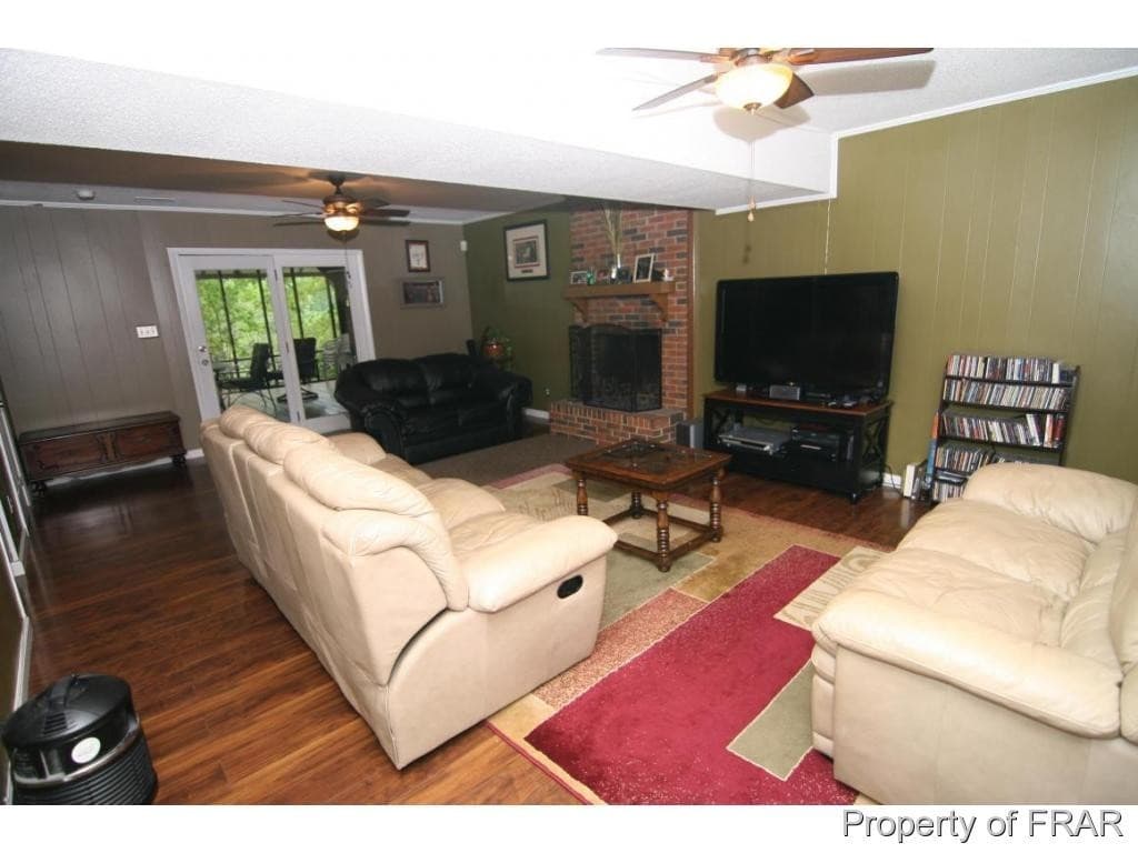 Fayetteville House: 246 Bayfield Loop