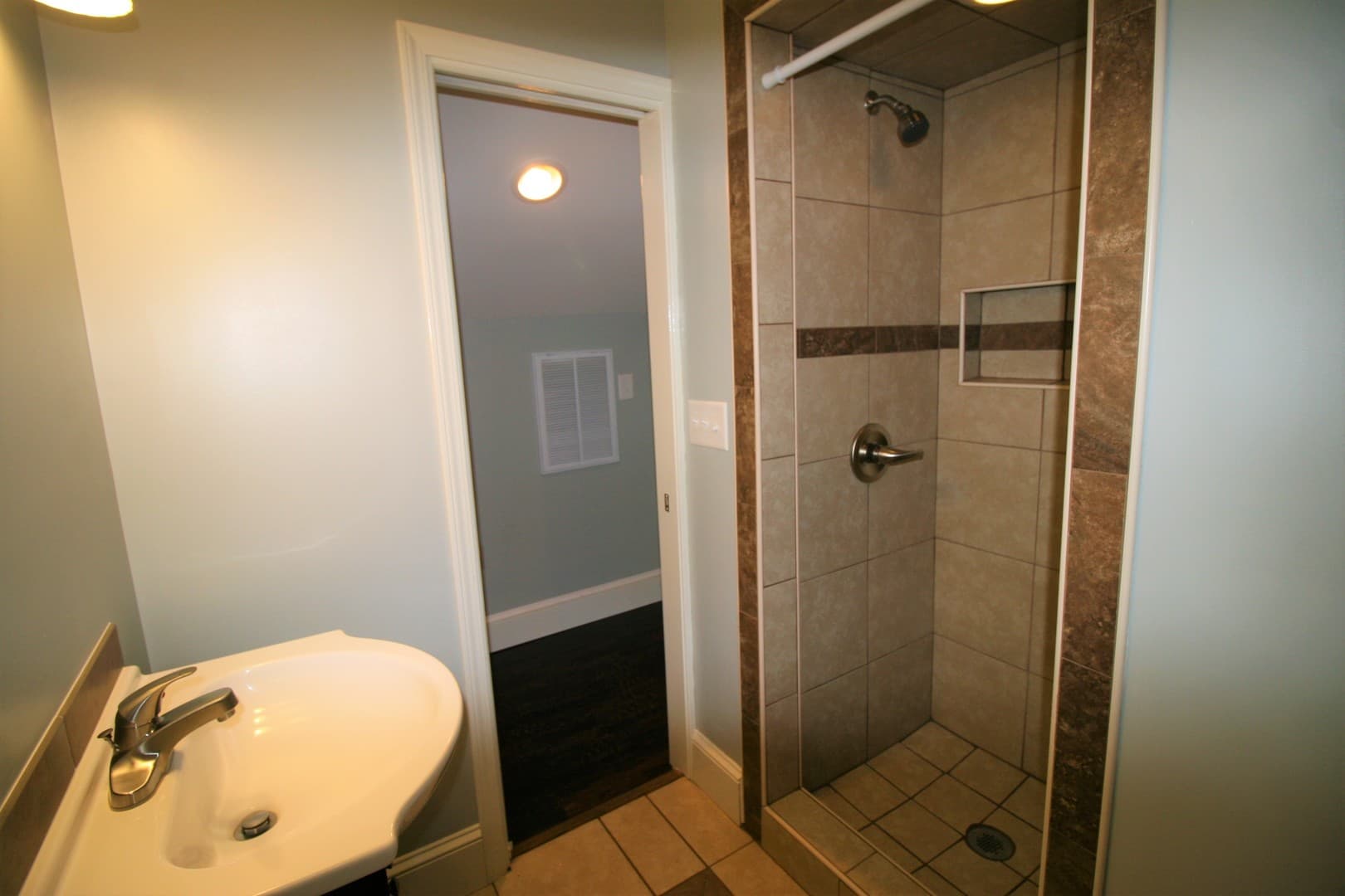 Fayetteville House: 2515 Fort Bragg Road