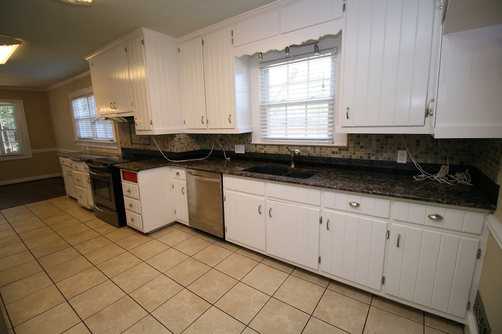 Fayetteville House: 2515 Fort Bragg Road