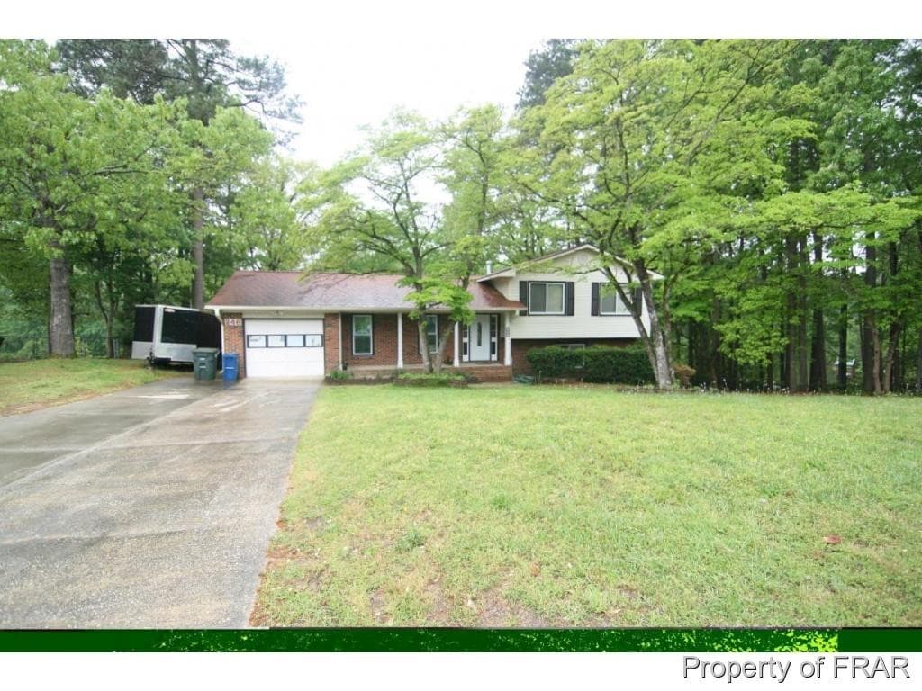 Fayetteville House: 246 Bayfield Loop