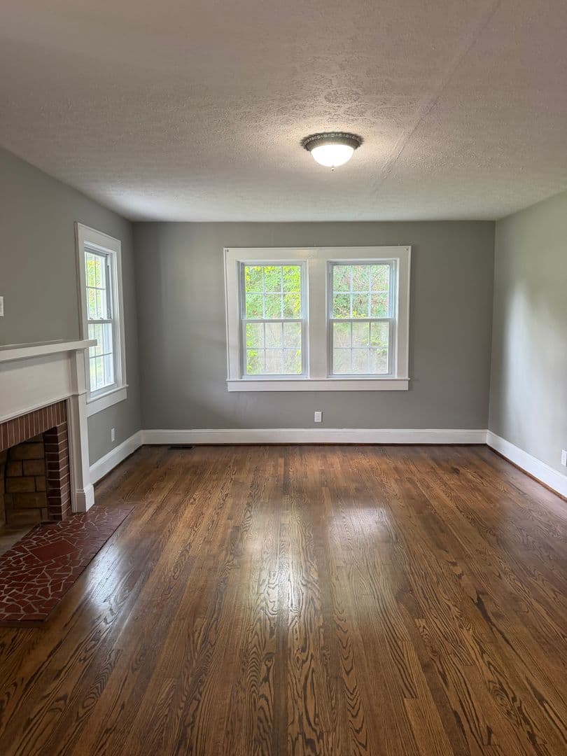 Fayetteville House: 2515 Fort Bragg Road