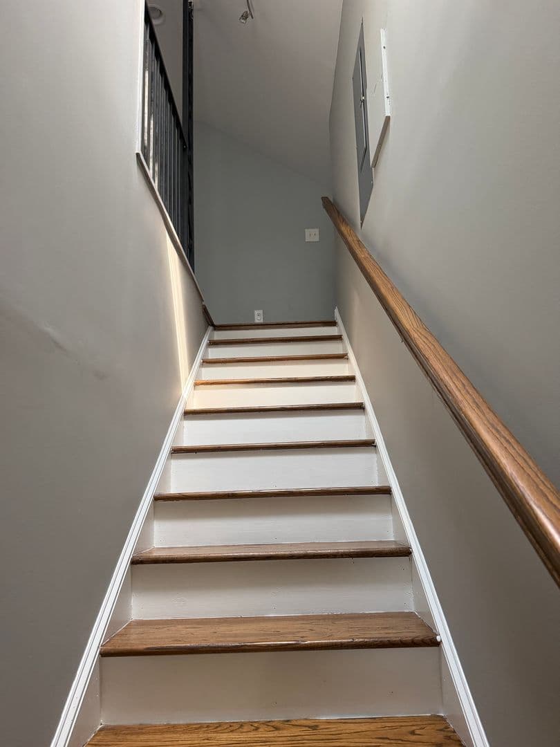 Fayetteville House: 2515 Fort Bragg Road