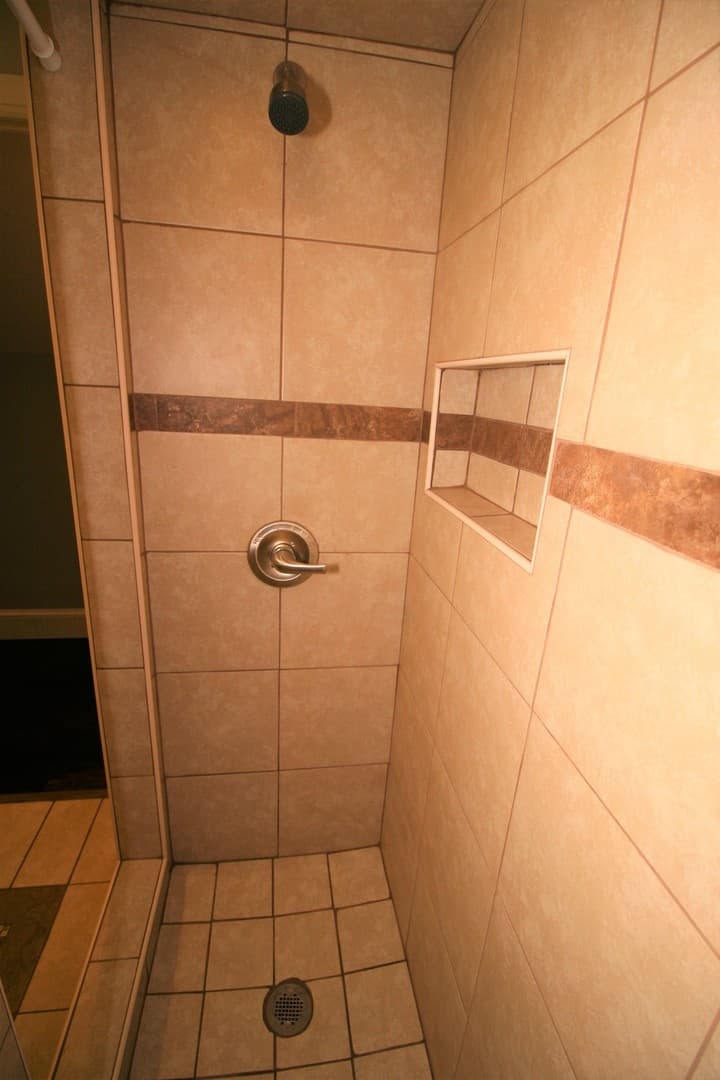 Fayetteville House: 2515 Fort Bragg Road
