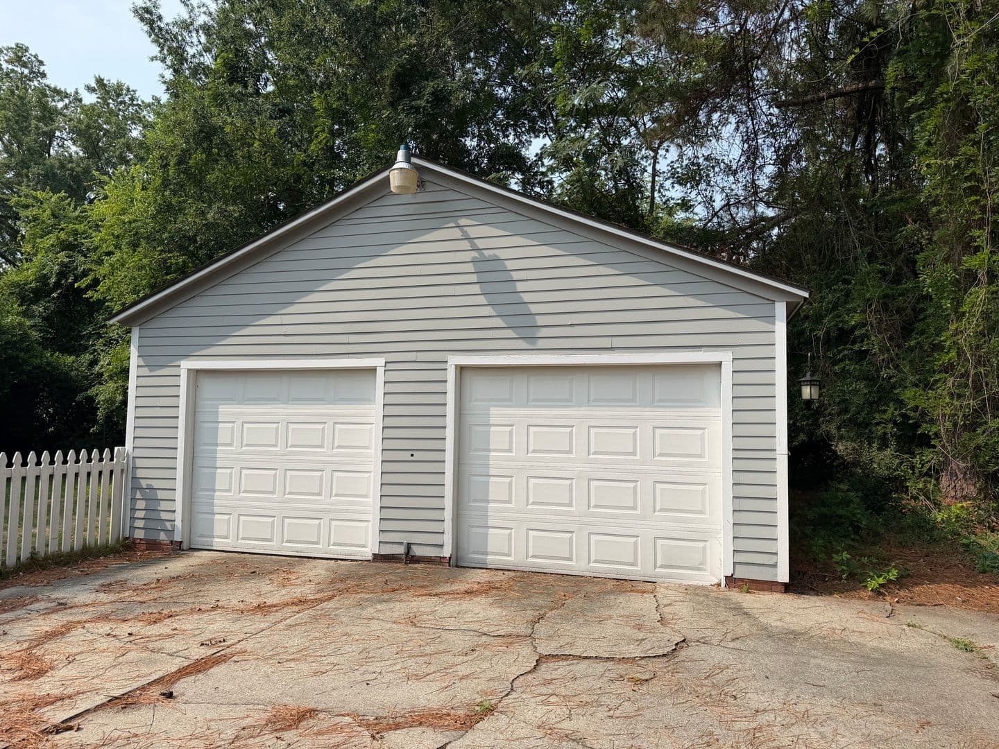 Fayetteville House: 2515 Fort Bragg Road