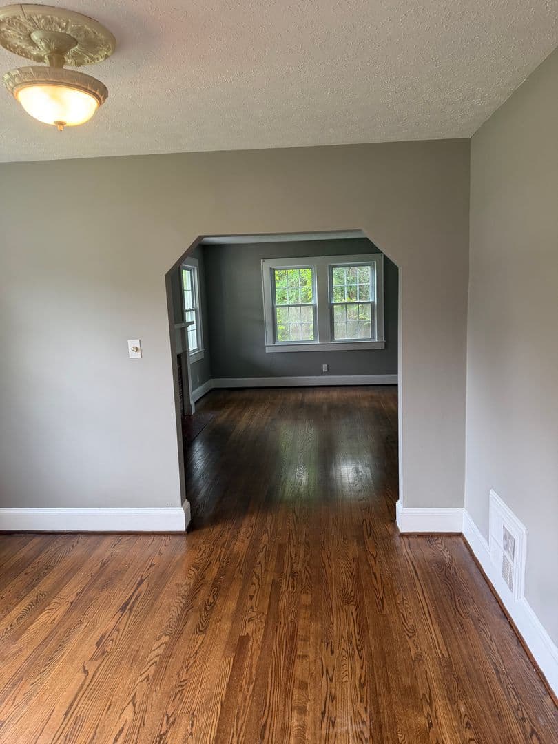 Fayetteville House: 2515 Fort Bragg Road