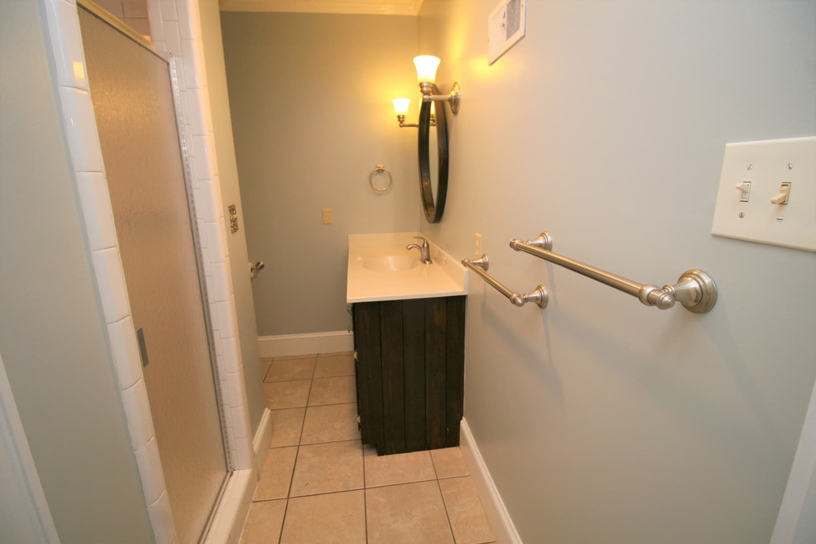 Fayetteville House: 2515 Fort Bragg Road