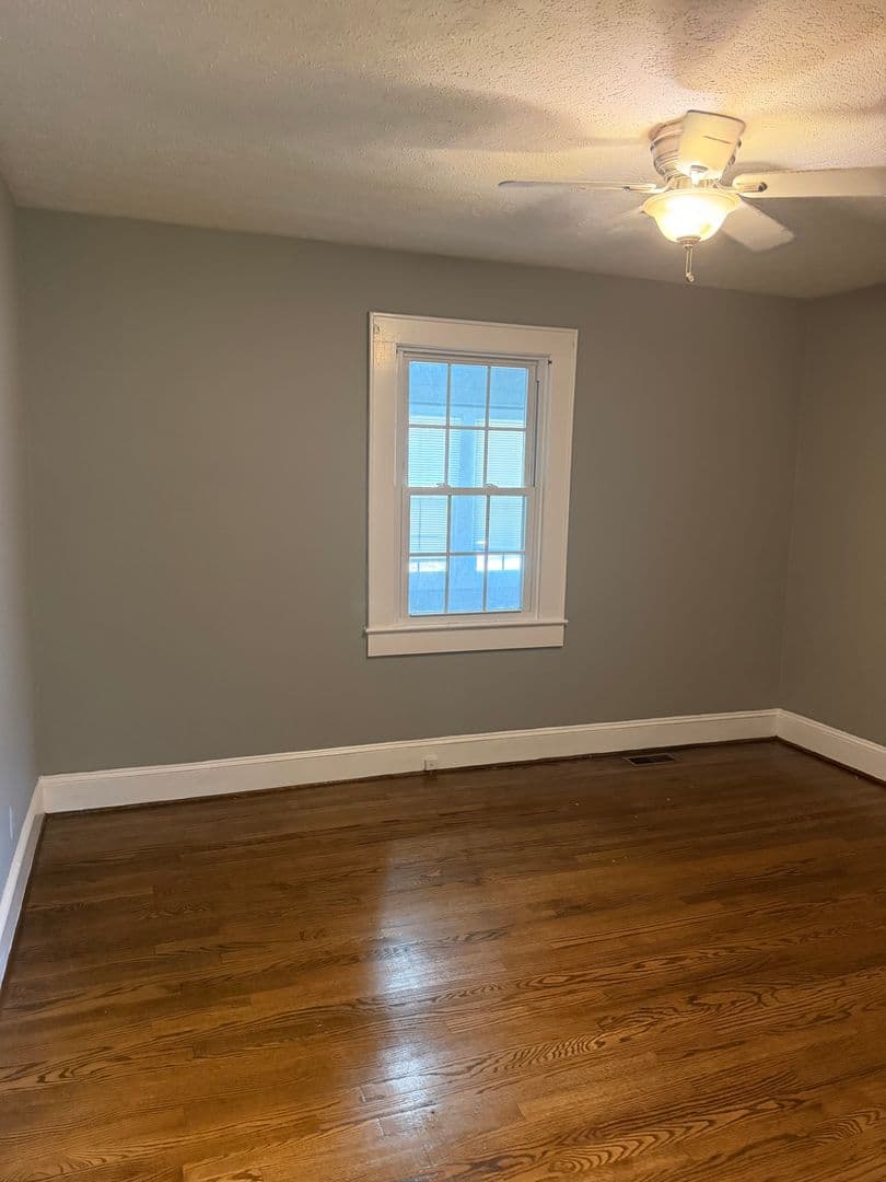 Fayetteville House: 2515 Fort Bragg Road