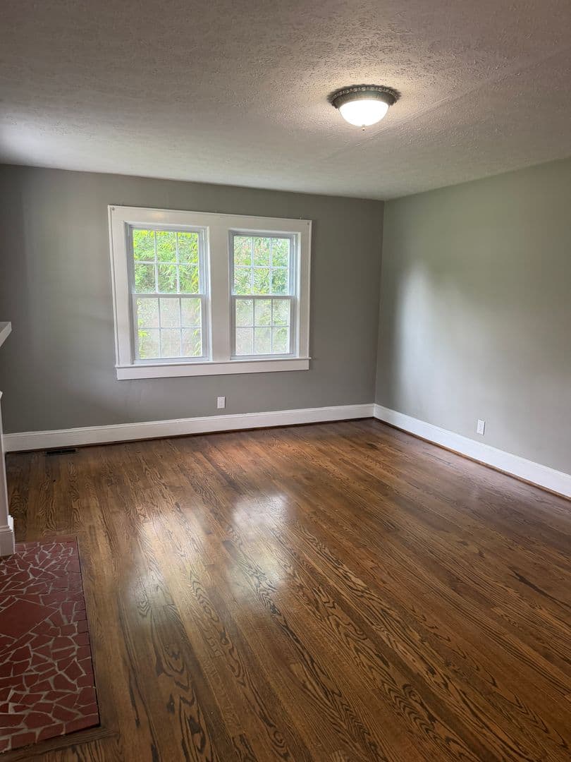 Fayetteville House: 2515 Fort Bragg Road