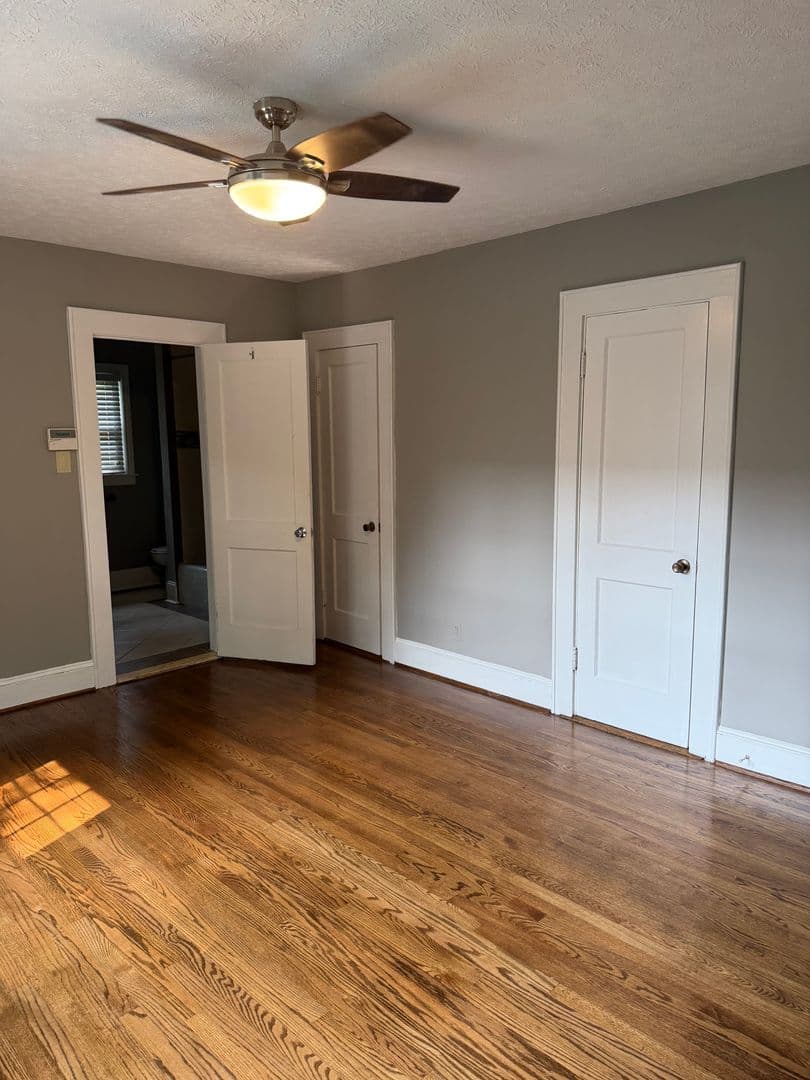 Fayetteville House: 2515 Fort Bragg Road