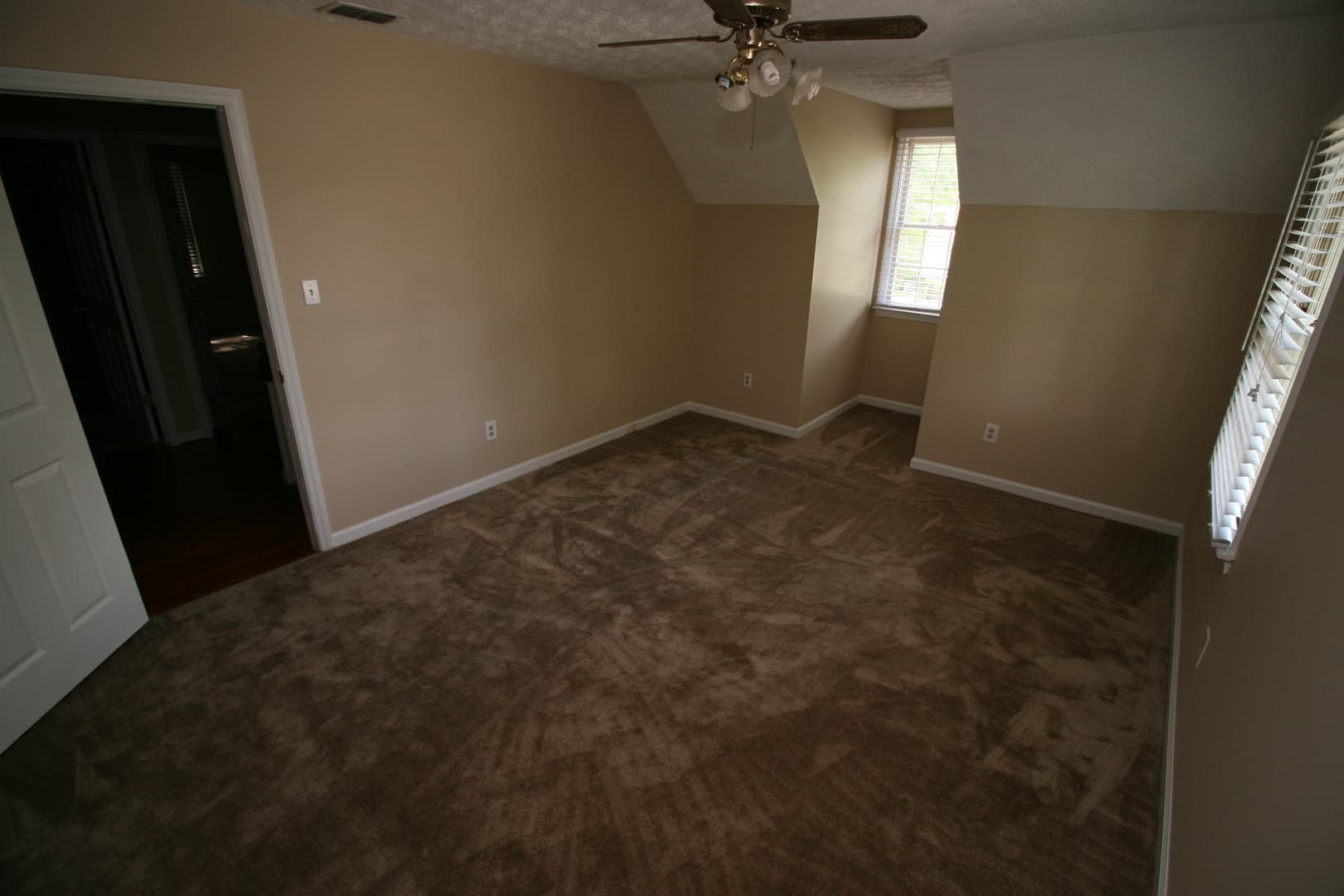 Fayetteville House: 5817 Badin Court
