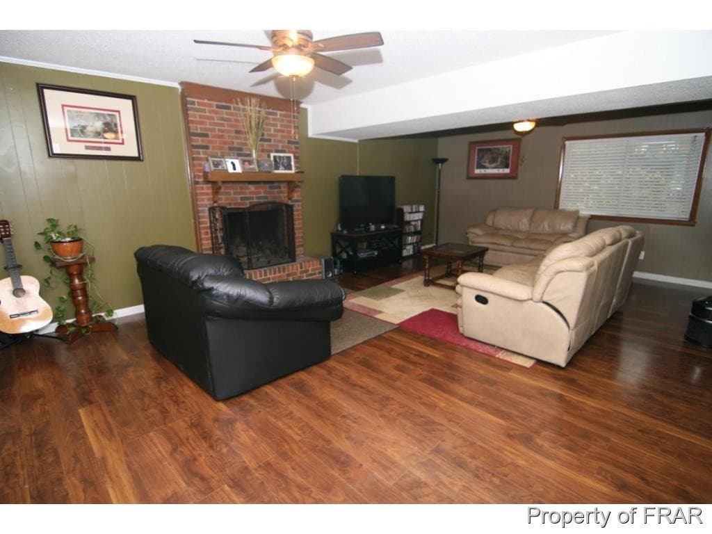 Fayetteville House: 246 Bayfield Loop