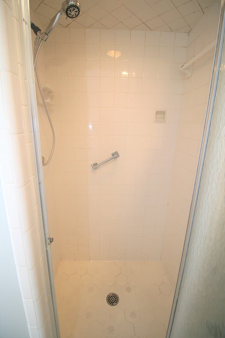 Fayetteville House: 2515 Fort Bragg Road