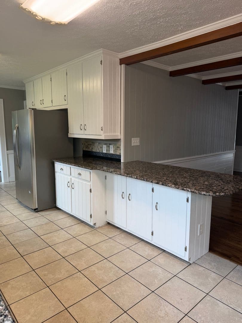 Fayetteville House: 2515 Fort Bragg Road